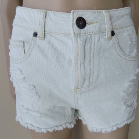 Mudd High Rise Destroyed Denim Jean Shorts Size 0 9 Off White Frayed Hem NWT - Picture 4 of 8